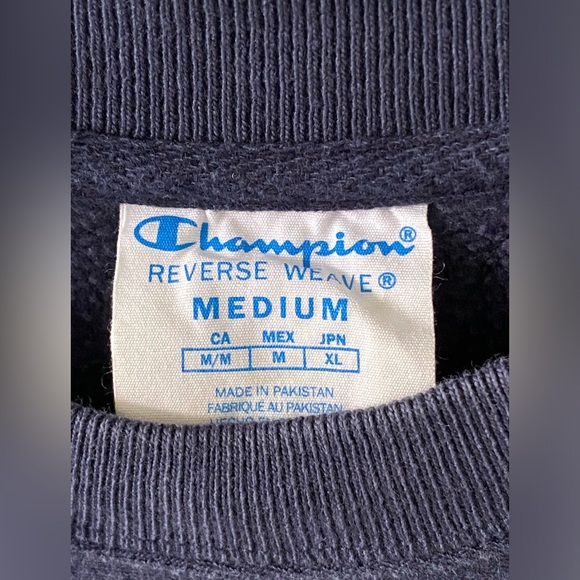 Champion Crewneck - Picture 3 of 4